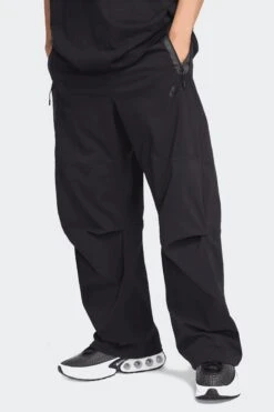 TECH WOVEN PANTS(Nike Mens Tech Hm7158_black Black Black)
