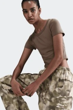 W NSW CAMO CARGO PANTS(Nike Womens Nsw Hm9015_lt Orewood Brn Sail) 9 W NSW CAMO CARGO PANTS(Nike Womens Nsw Hm9015_lt Orewood Brn Sail) -Sporty Fashion nike 0016 AURORA HM9015 104 PHSYM002 2000