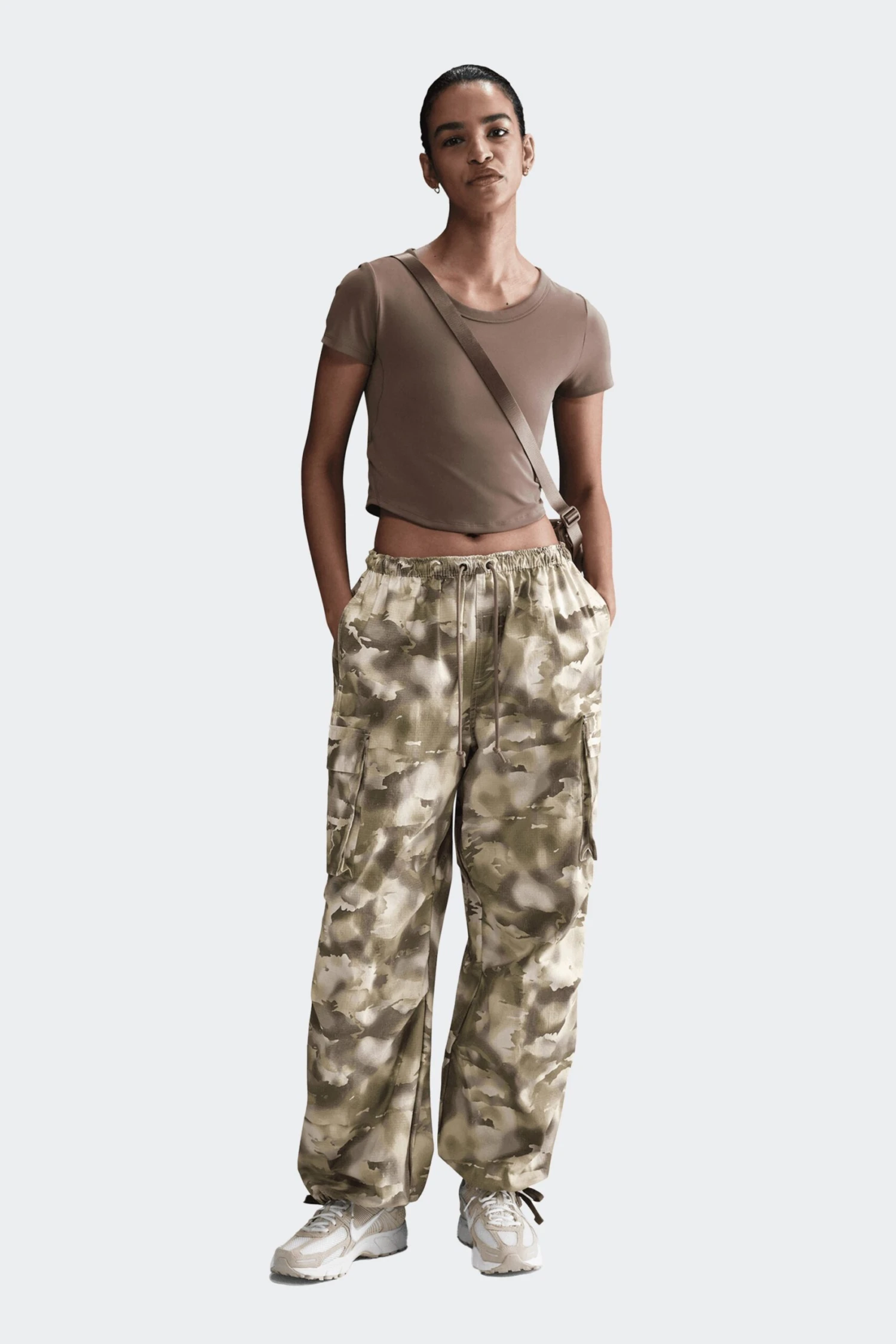 W NSW CAMO CARGO PANTS(Nike Womens Nsw Hm9015_lt Orewood Brn Sail) 3 W NSW CAMO CARGO PANTS(Nike Womens Nsw Hm9015_lt Orewood Brn Sail)