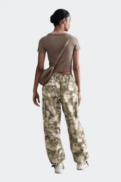 W NSW CAMO CARGO PANTS(Nike Womens Nsw Hm9015_lt Orewood Brn Sail) 8 W NSW CAMO CARGO PANTS(Nike Womens Nsw Hm9015_lt Orewood Brn Sail) -Sporty Fashion nike 0019 AURORA HM9015 104 PHSBM001 2000