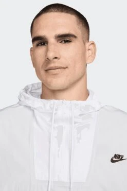CLUB ANORAK JACKET(Nike Mens Club Hj1957_photon Dust Black White Black) -Sporty Fashion nike 0024 AURORA HJ1957 025 PHSYM001 2000