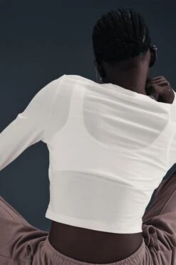 W NSW CHILL KNIT CROP TOP(Nike Womens Nsw Chill Knit Hf5322_sail) -Sporty Fashion nike 0072 AURORA HF5322 134 PHSYMG02 2000