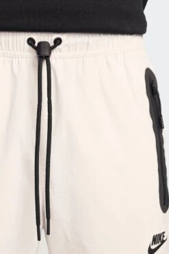 TECH WOVEN PANTS(Nike Mens Tech Hm8241_lt Orewood Brn Black) -Sporty Fashion nikepant 0016 AURORA HM8241 104 PHSYM001 2000