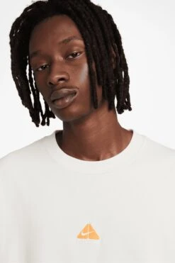 ACG TEE(Nike Mens Acg Tee Dq1815_lt Orewood Brn) -Sporty Fashion white top 0002 AURORA DQ1815 104 PHSYM001 2000