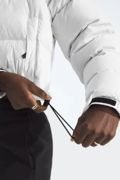 The North Face W NUPTSE SHORT(Northface Womens Nuptse Short_white Dune) -Sporty Fashion women nuptse 0001 Screenshot2024 10 07at11.17.00AM