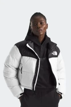 The North Face W NUPTSE SHORT(Northface Womens Nuptse Short_white Dune) -Sporty Fashion women nuptse 0004 Screenshot2024 10 07at11.17.09AM